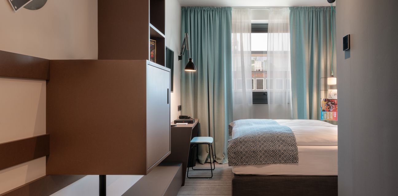 Perspective of the room from the entrance